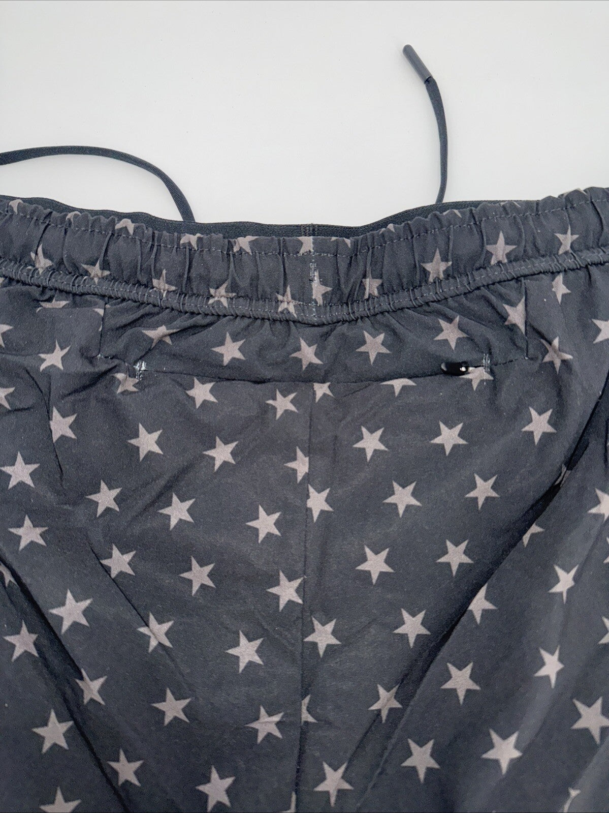 $80 Chubbies Men’s The Danger Zone 5.5” Ultimate Training Shorts-Black-Small