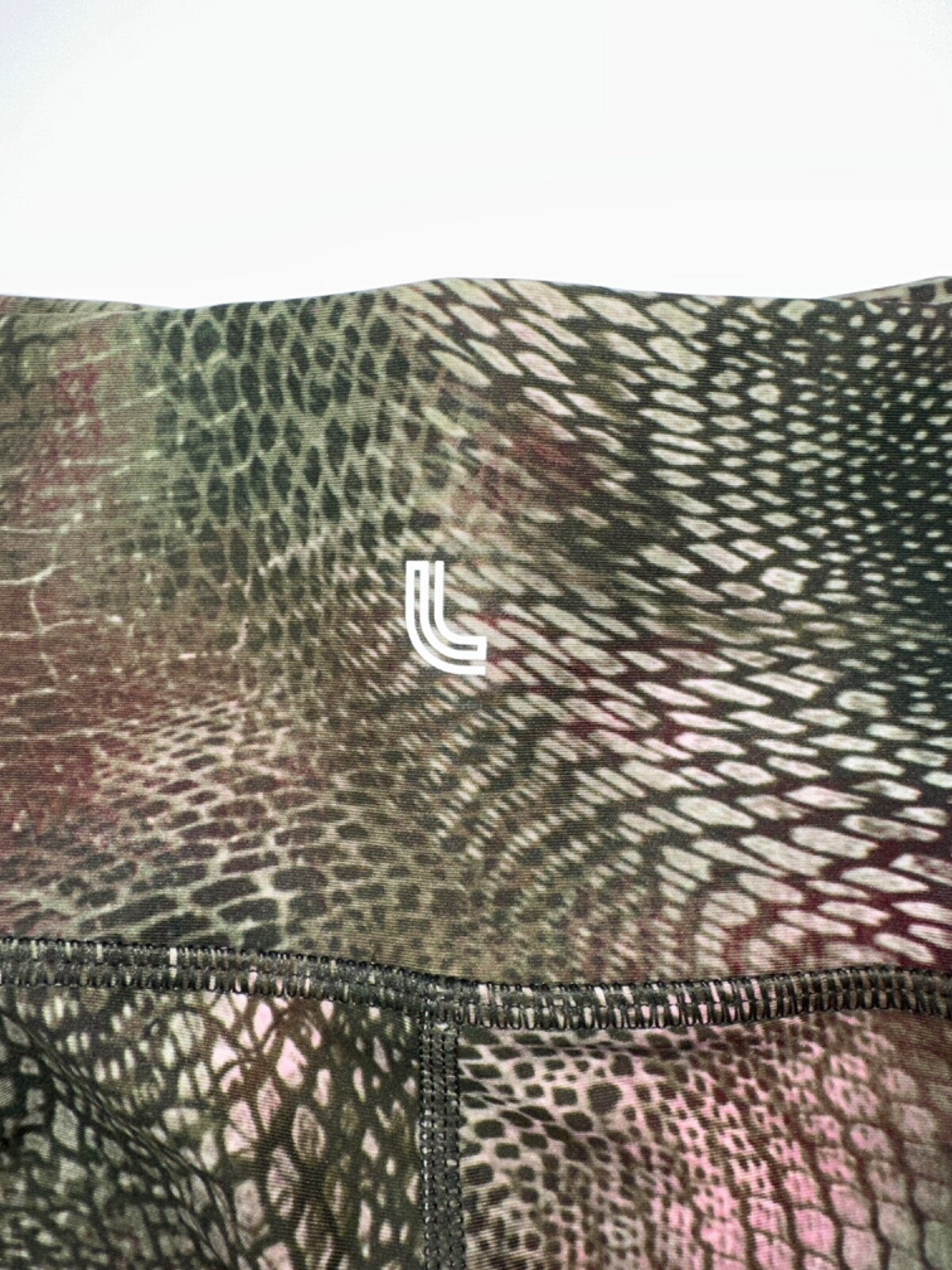 $115 Lole Life Women’s Burst Edition Leggings- Lily Pad Snake- Large- New