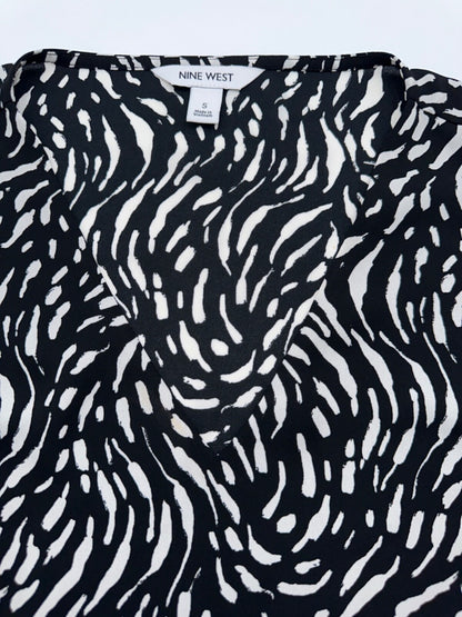 Nine West Women's Woven V Neck Shell Blouse - Black/White - Small - New