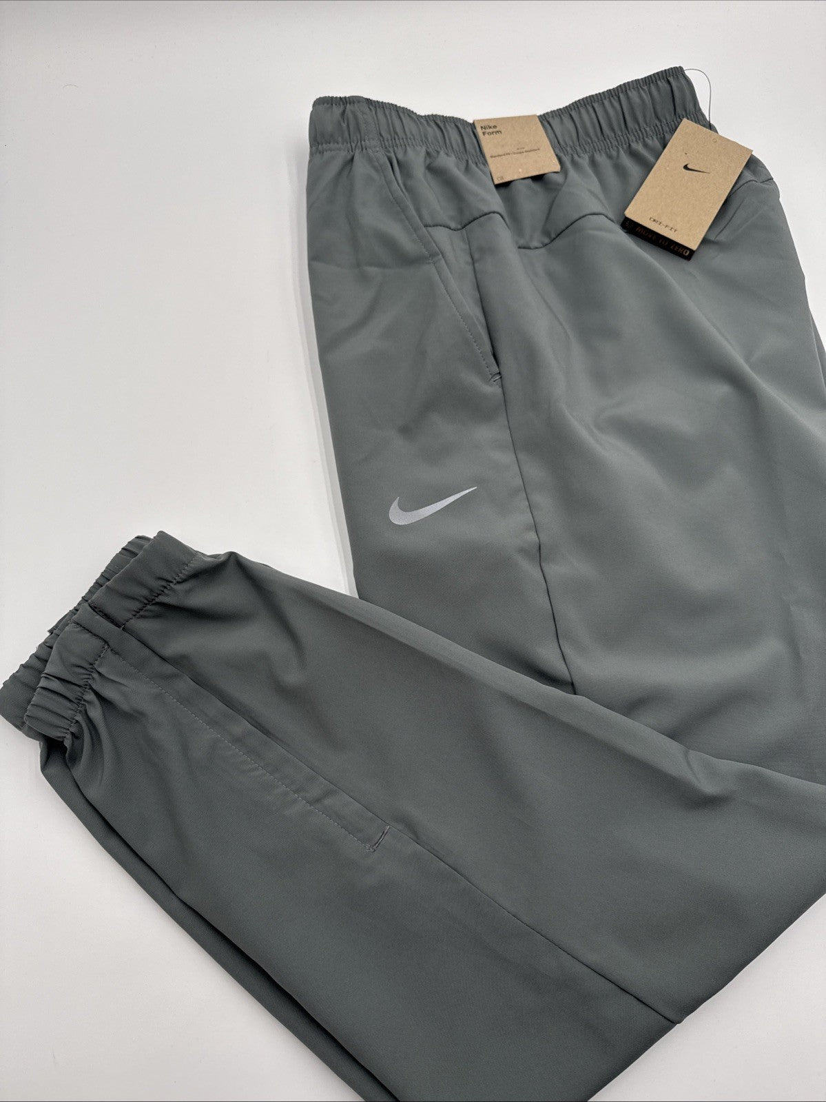 $60 Nike Form Tapered Versatile Pants Lightweight Jogger FB7497-Gray- Small-New