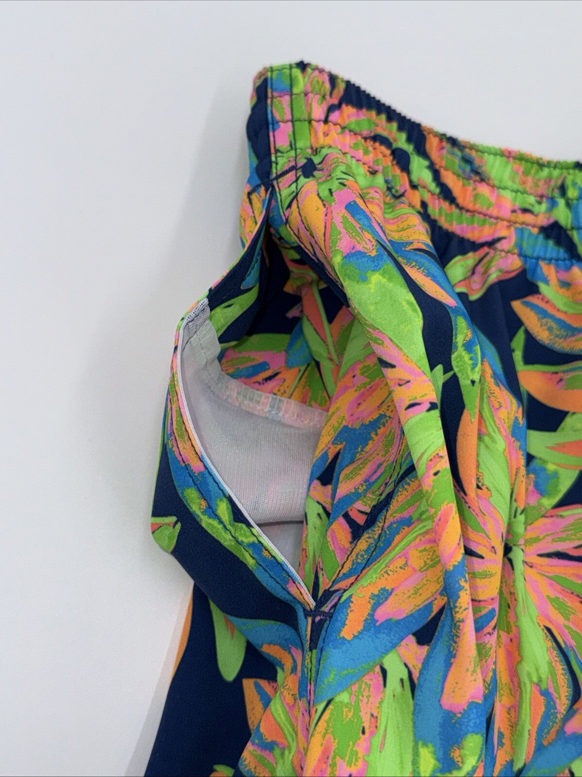 $70 Chubbies The Ocean Flowers 5.5" Inseam Swim Trunks-Multi -Large -New Tag