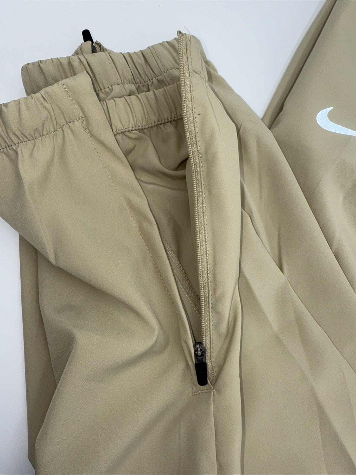 $60 Nike Form Tapered Versatile Pants Lightweight Jogger FB7497-Beige-Small-New