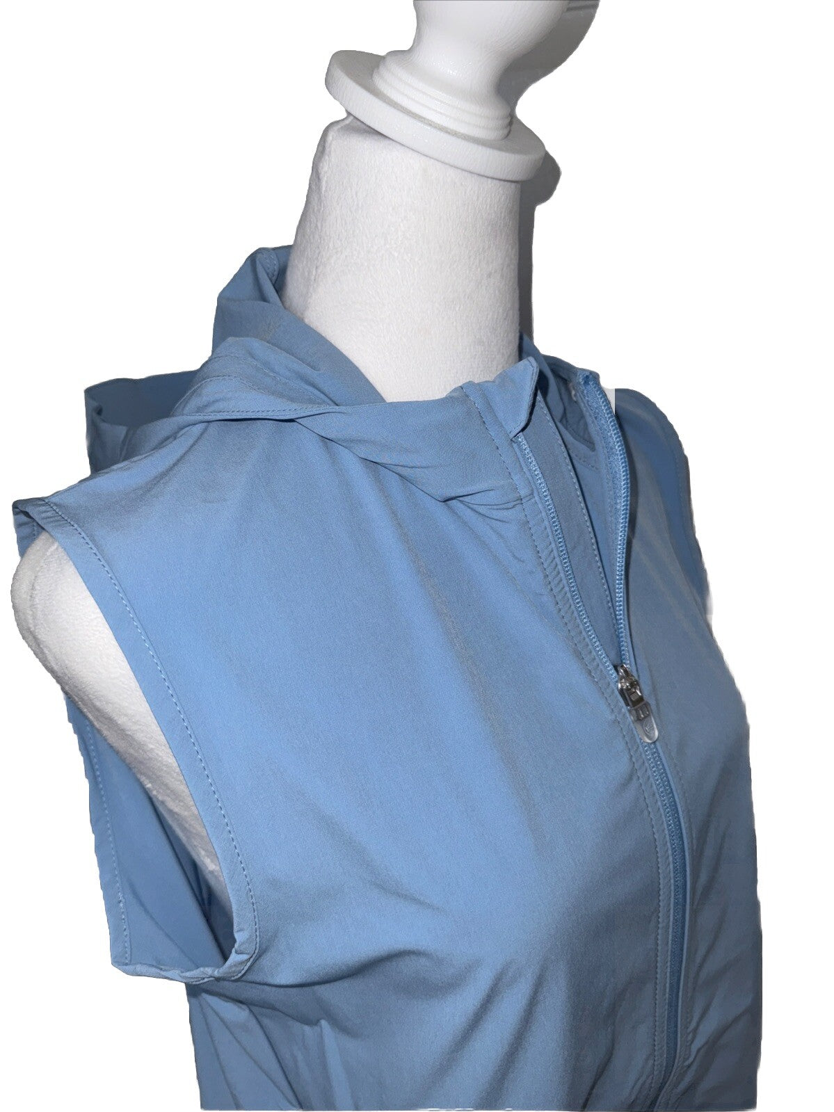 $145 Peter Millar Women’s Jameson Flex Adapt Full-Zip Hooded Vest-Blue-Medium