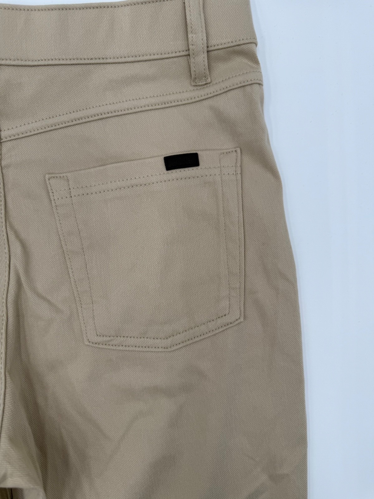 $58 HUE Women’s-Stretch Pant-White Pepper (Beige) -Medium-New Tag