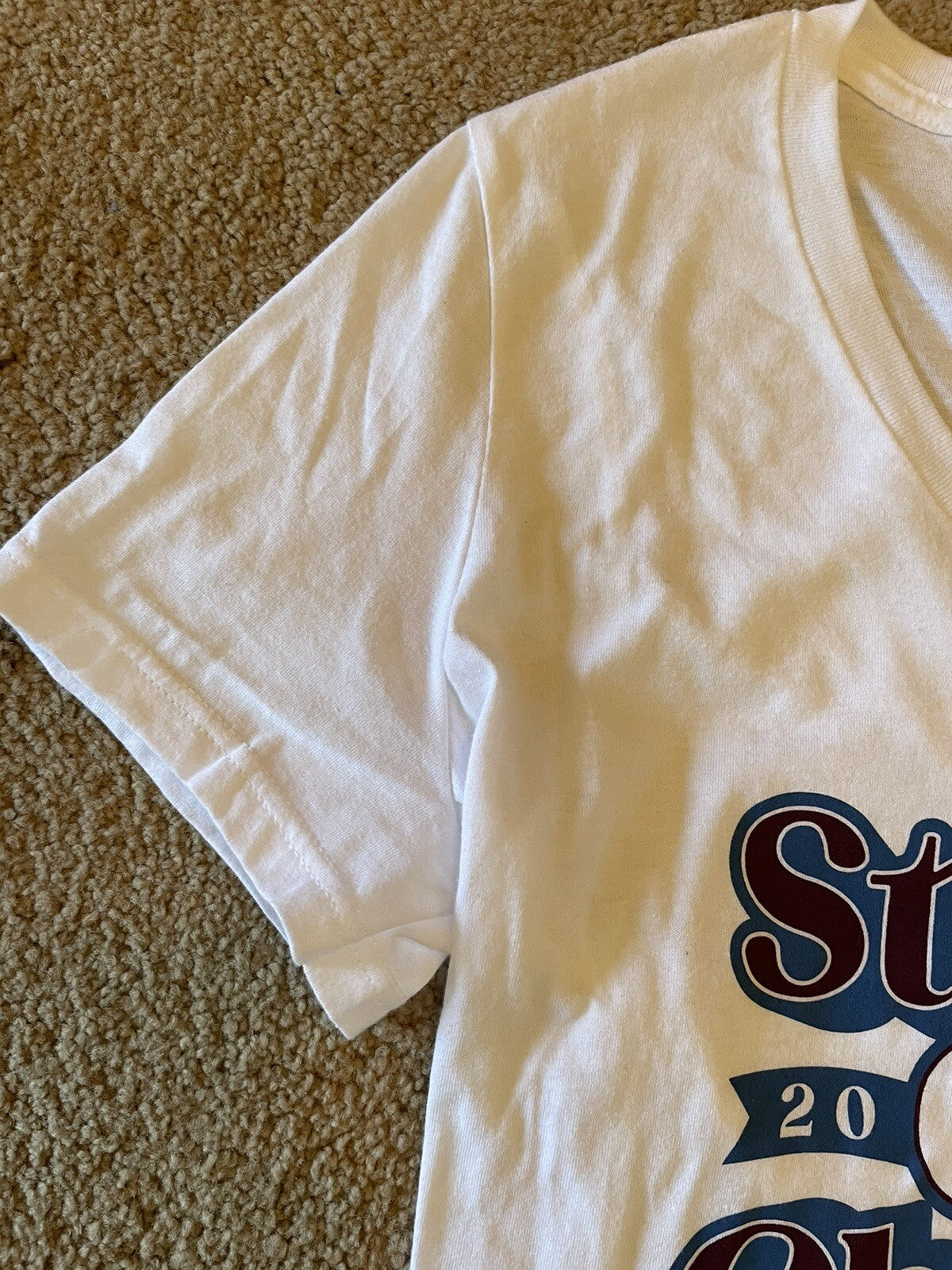 Women's Colorado Avalanche Stanley Cup Champions Medium White V neck T shirt