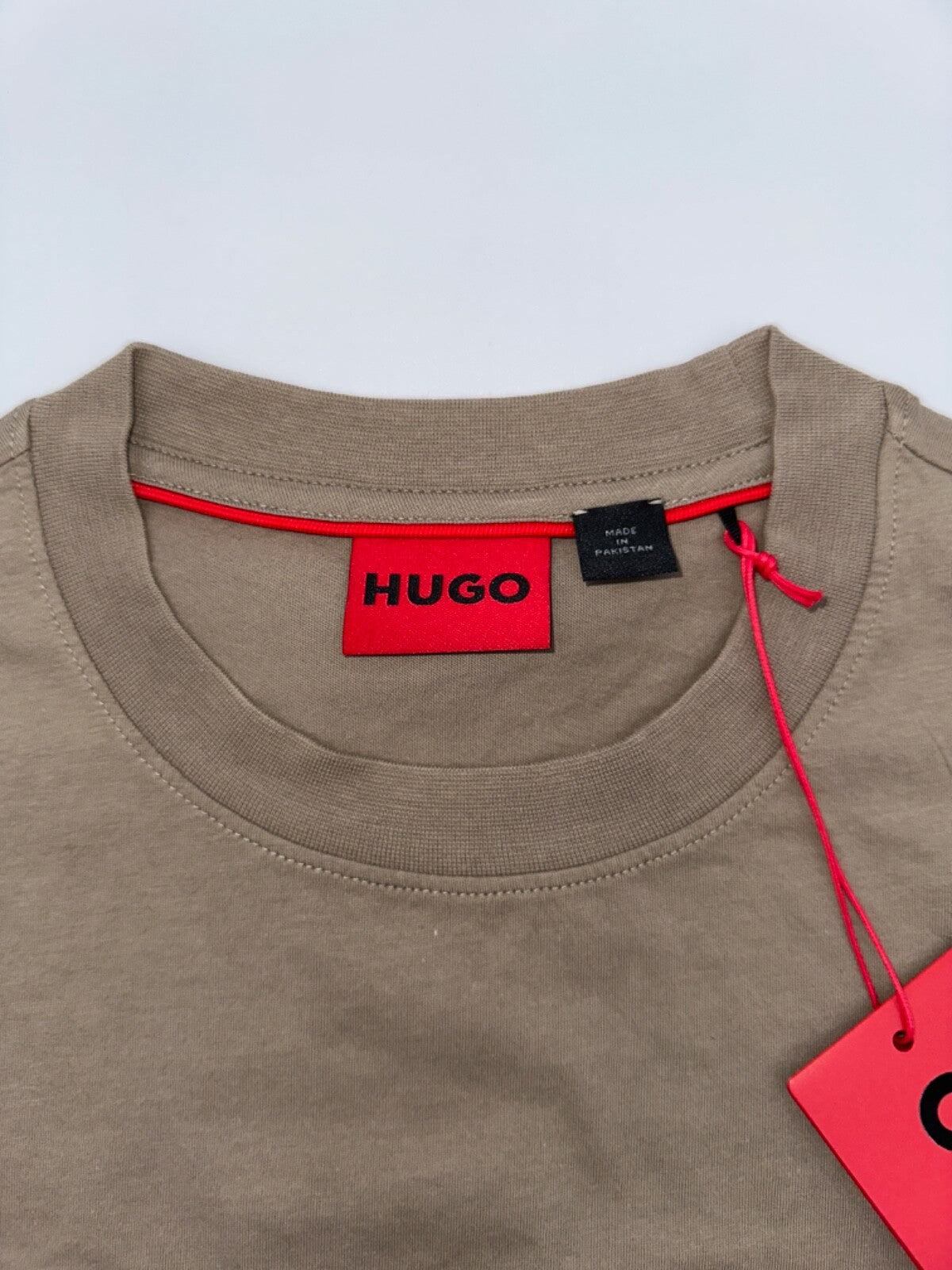 $48 Hugo Boss Men's Dulivio T Shirt - Med. Brown - Medium - New With Tag