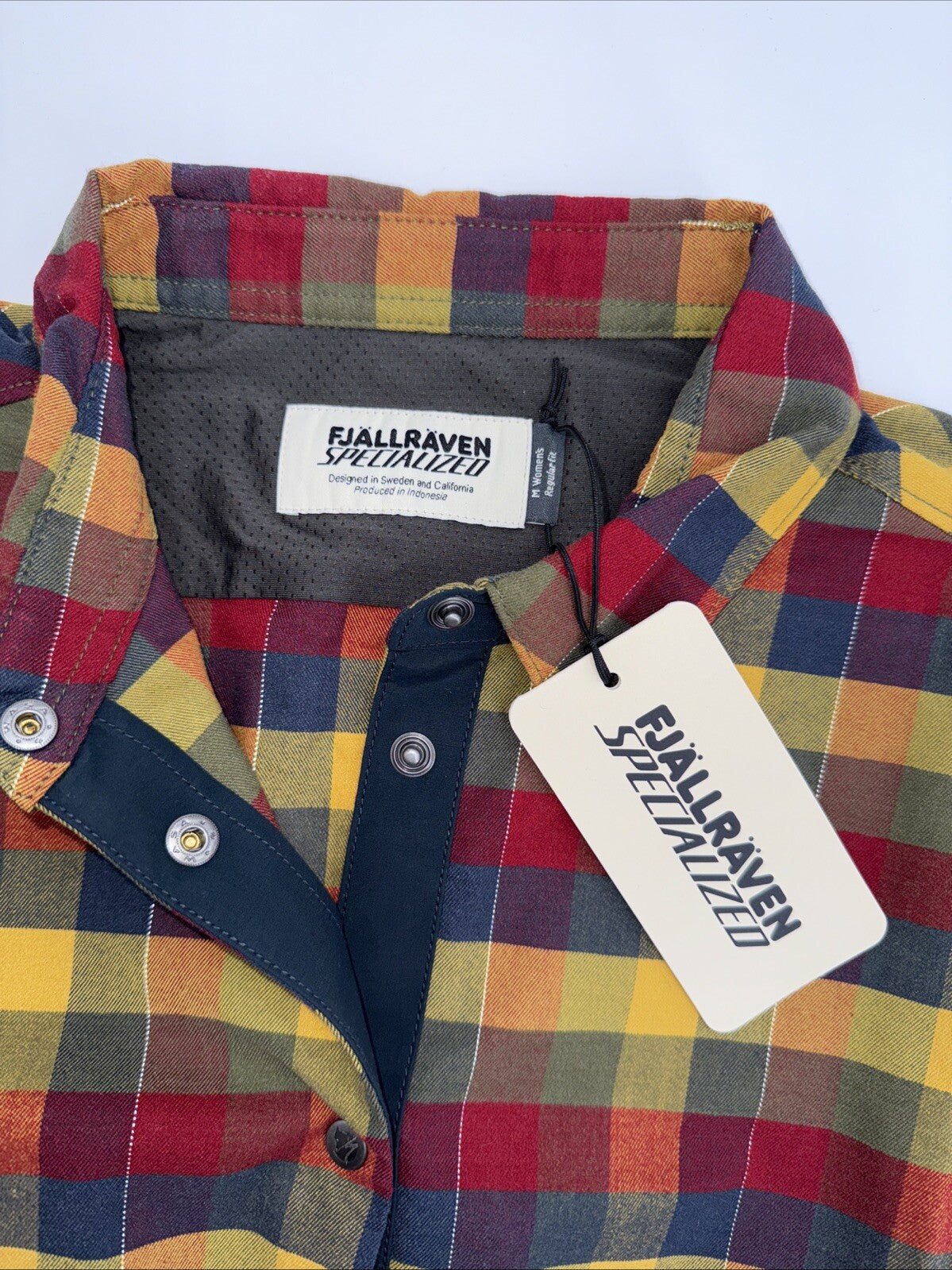$180 FjallRaven Women’s Rider’s Flannel Plaid Thick Shirt- Flag Multi-Medium-New