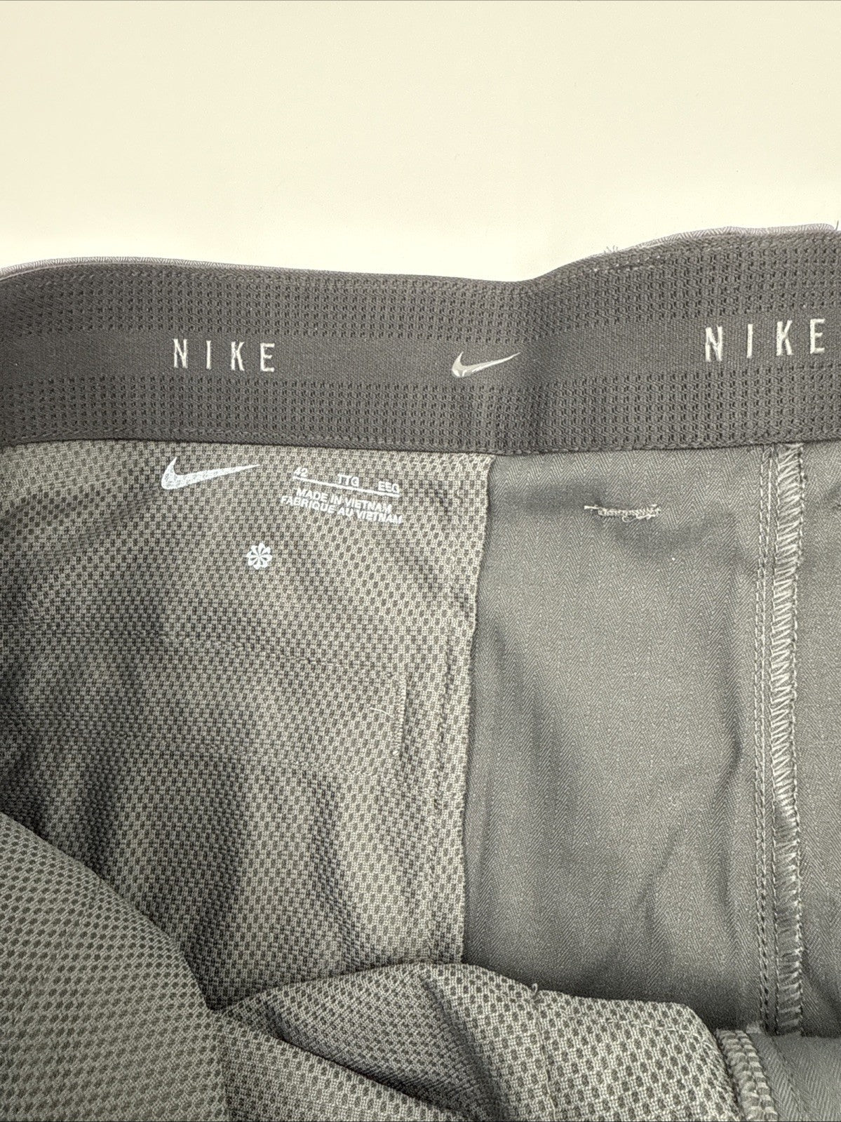 $80 Nike Men’s Tour 10" Chino Golf Shorts FD5719-070- Smoke Grey-Size: 42W-New