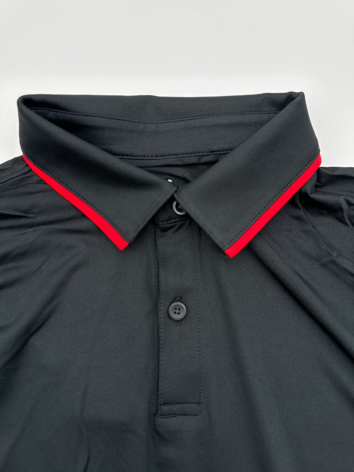 $70 Under Armour Men's Golf Polo - Black/Red - Medium - New With Tags