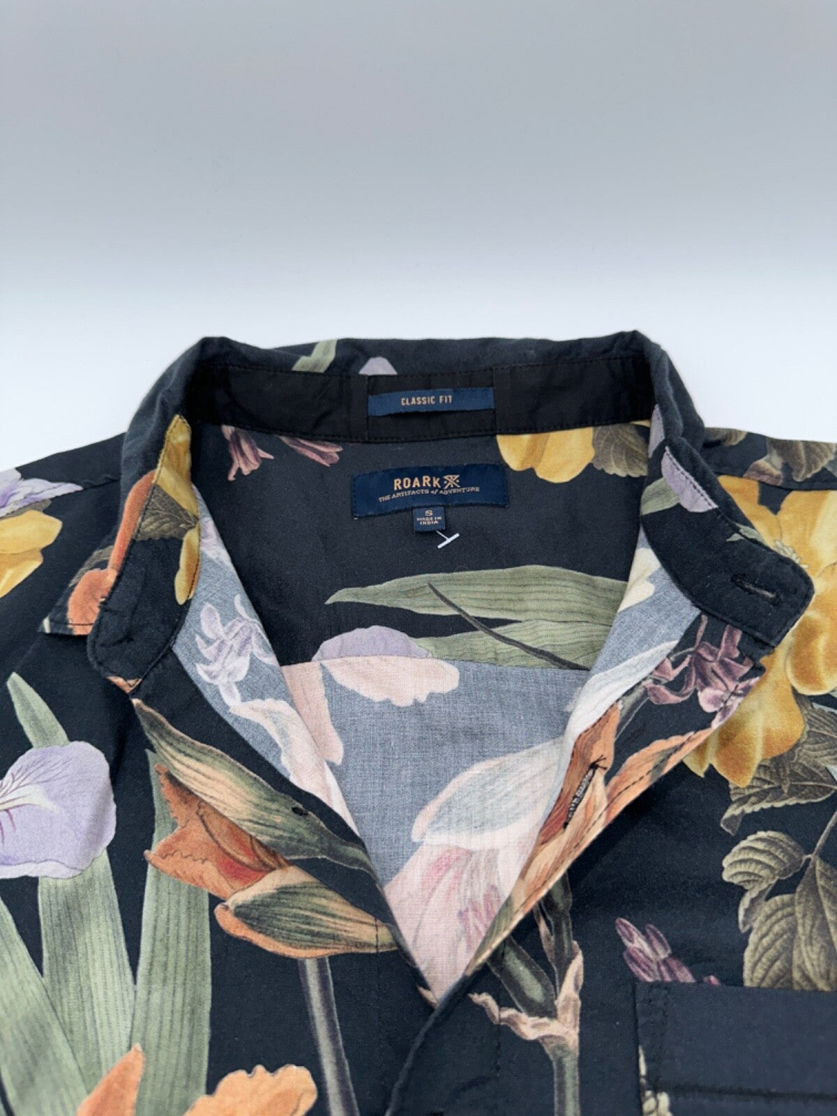 $85 Roark Men’s Button Up Shirt- Journey Manu Floral- Black- Small- New with tag
