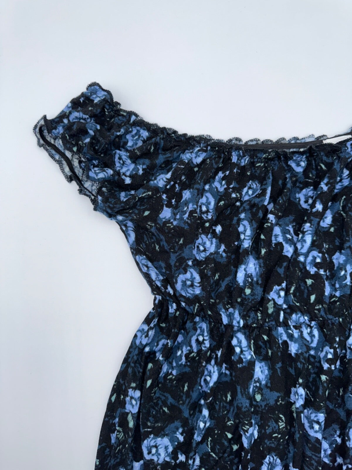 $72 Melrose And Market Women’s Off The Shoulder Top-Floral Blue-Medium-New