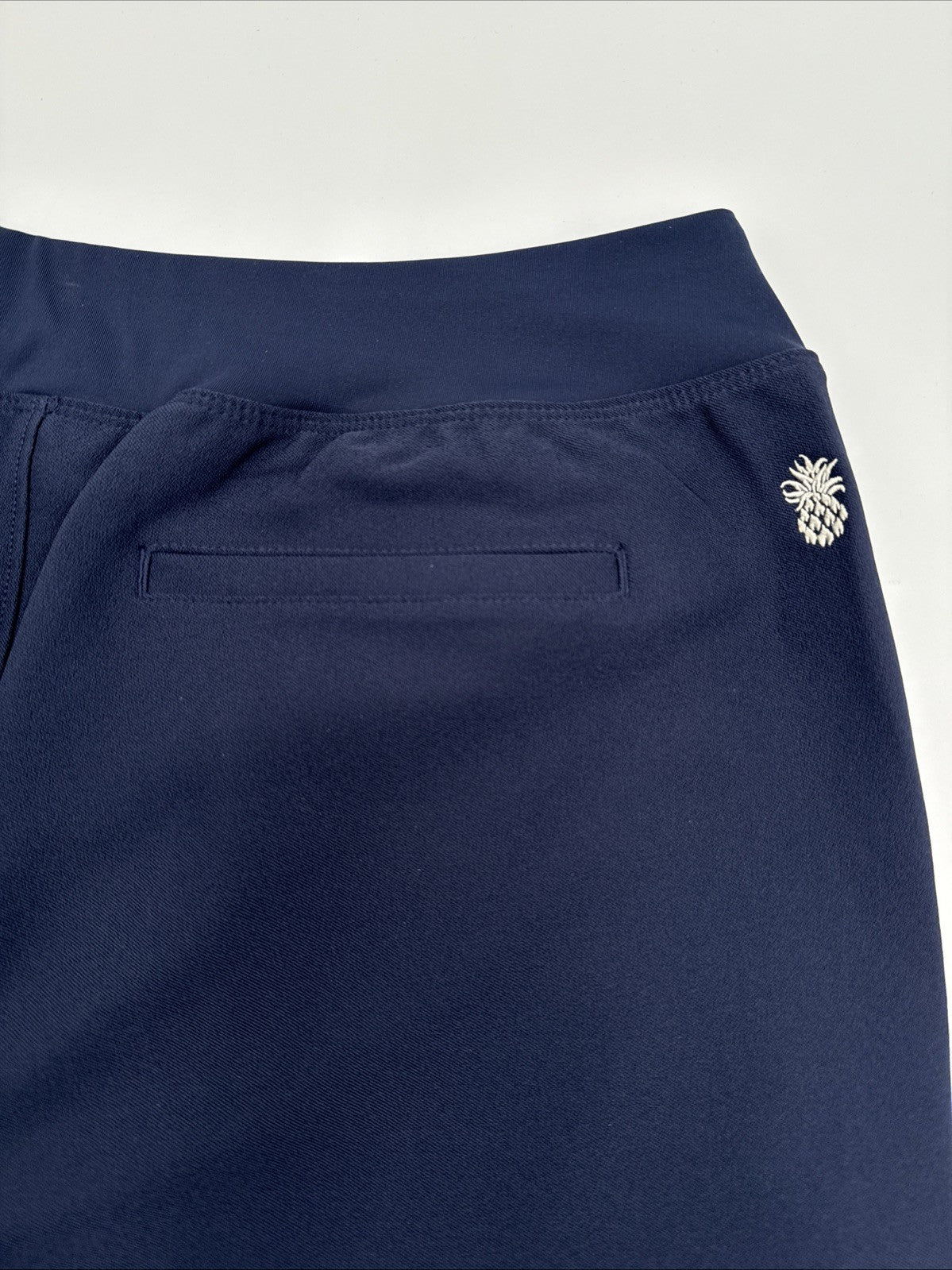 $85 Tommy Bahama Women’s Soft Active Bermuda Golf Shorts- Navy- Small - New Tag