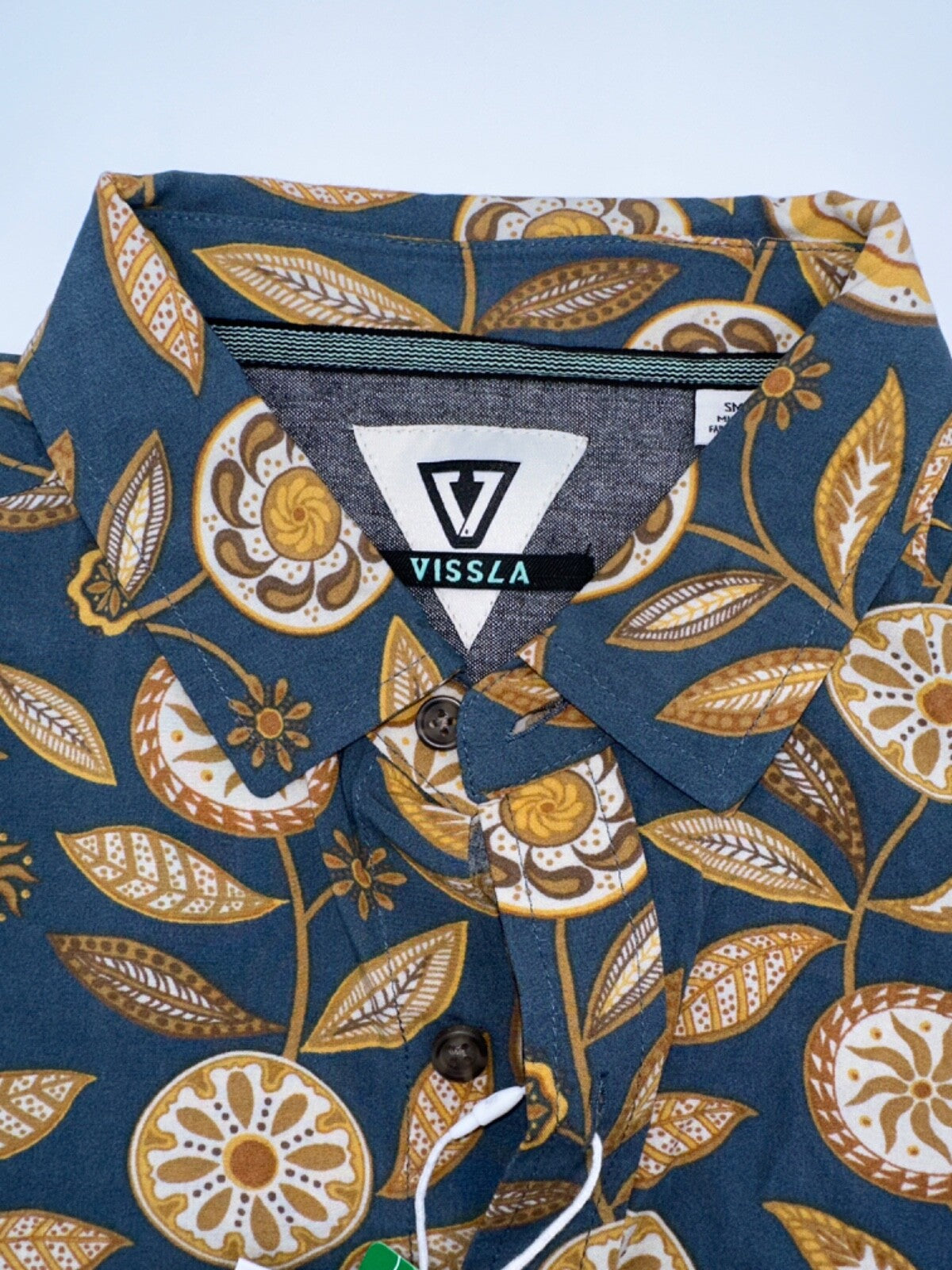 $70 Vissla Men’s Woven Medallions Eco Button Down Shirt - Blue/Gold - Small-New