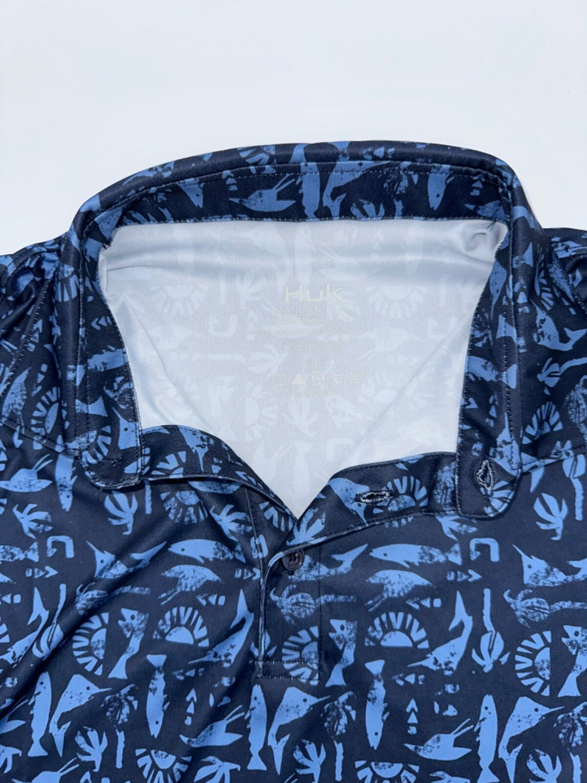 $55 Huk Men's Batiki Pursuit Polo Shirt - H1200605 - Navy - Small -New With Tags