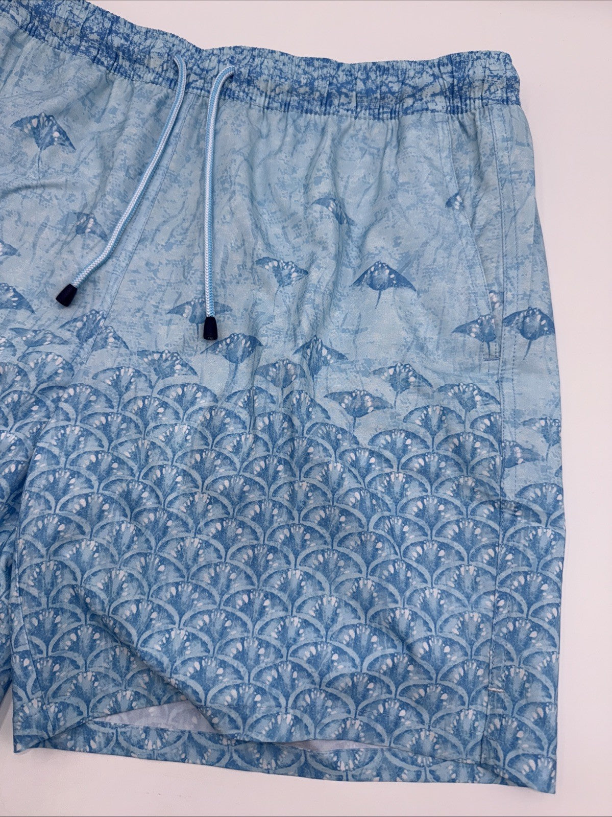$100 Peter Millar Men’s Tropical Stingray Swim Trunks - Blue- Medium - NWT
