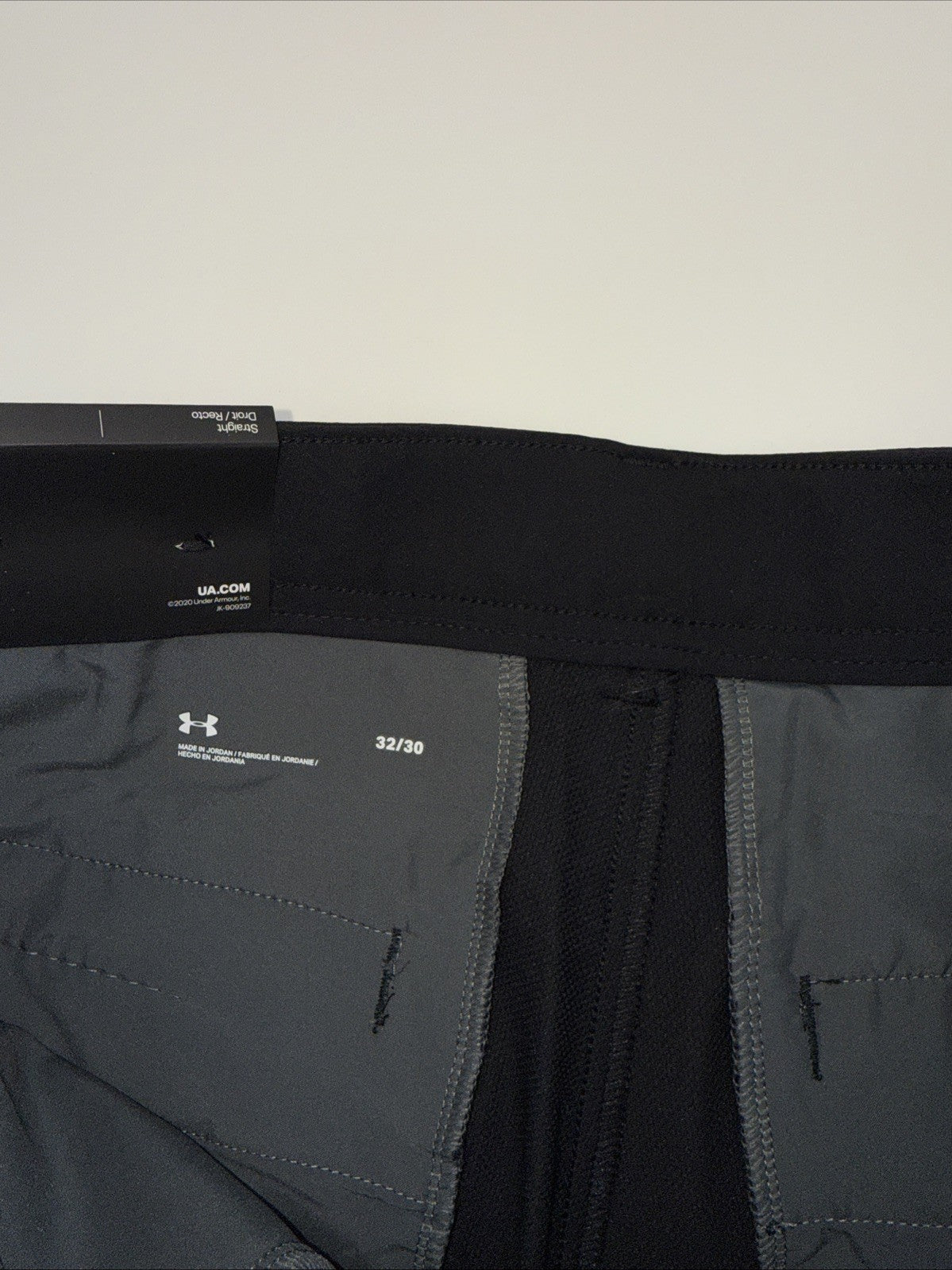 $70 Under Armour Men’s Wicking Golf Flat Front Pants -Black - Size: 32W 30L -New