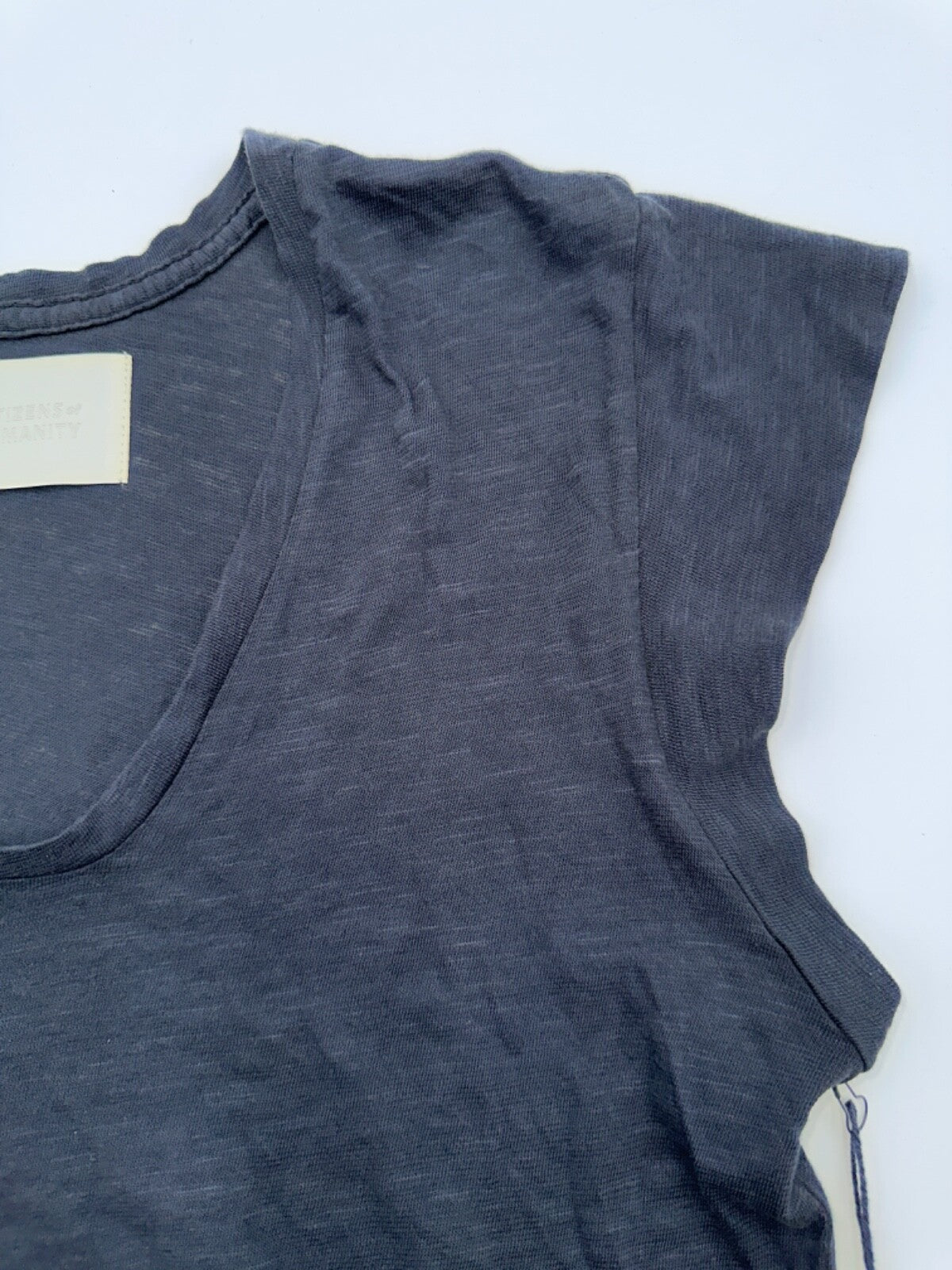 $58 Citizens of Humanity Women’s Cotton Inessa Scoop Neckline Tee - Navy- Medium