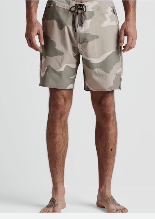 $75 Roark Men’s Layover Trail 3.0 Hybrid Shorts - Camo - Size: 31W- New Tags
